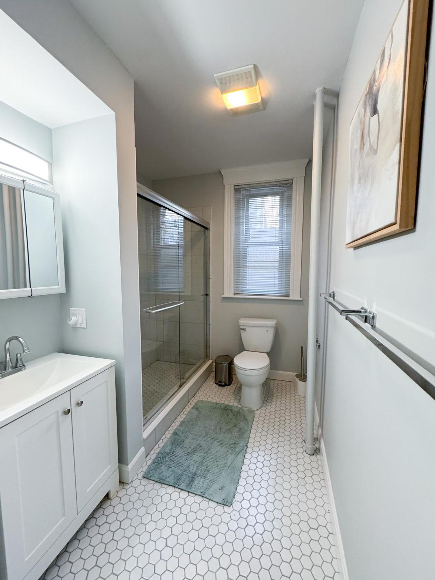 Апартаменты Huge,3 Bed,2Bath,Public Transport,Boston,Sleeps 9 Бруклин Экстерьер фото