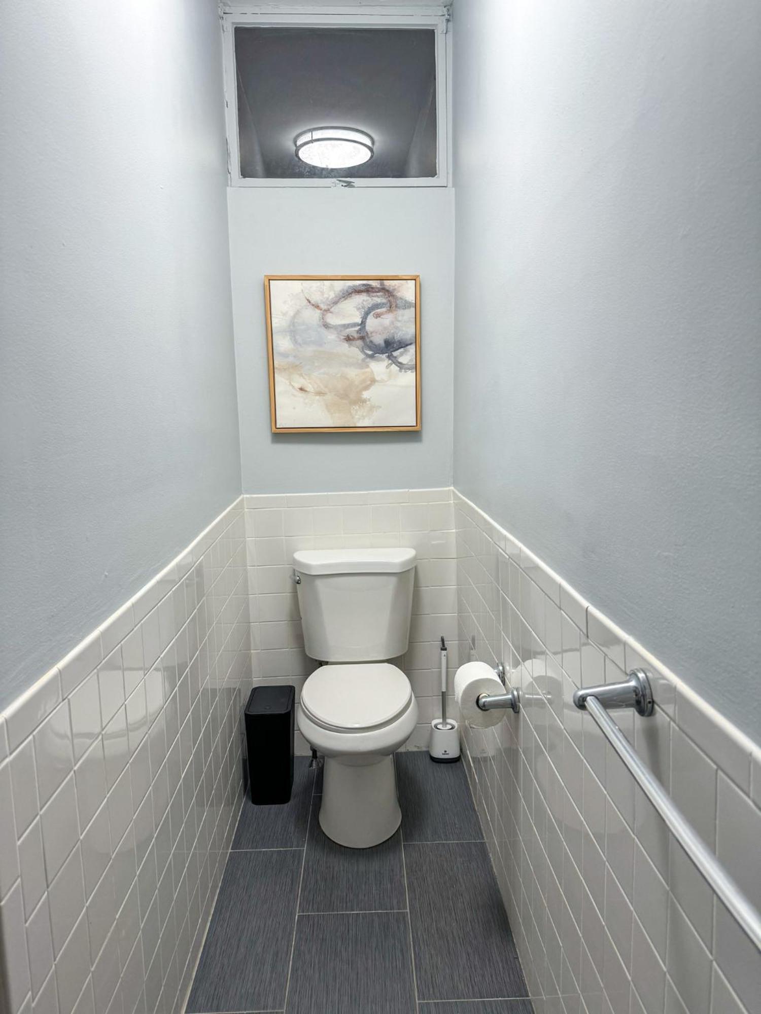 Апартаменты Huge,3 Bed,2Bath,Public Transport,Boston,Sleeps 9 Бруклин Экстерьер фото